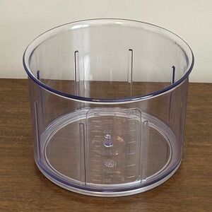 PAMPERED CHEF MANUAL FOOD PROCESSOR #2581 BOTTOM BOWL REPLACEMENT PART